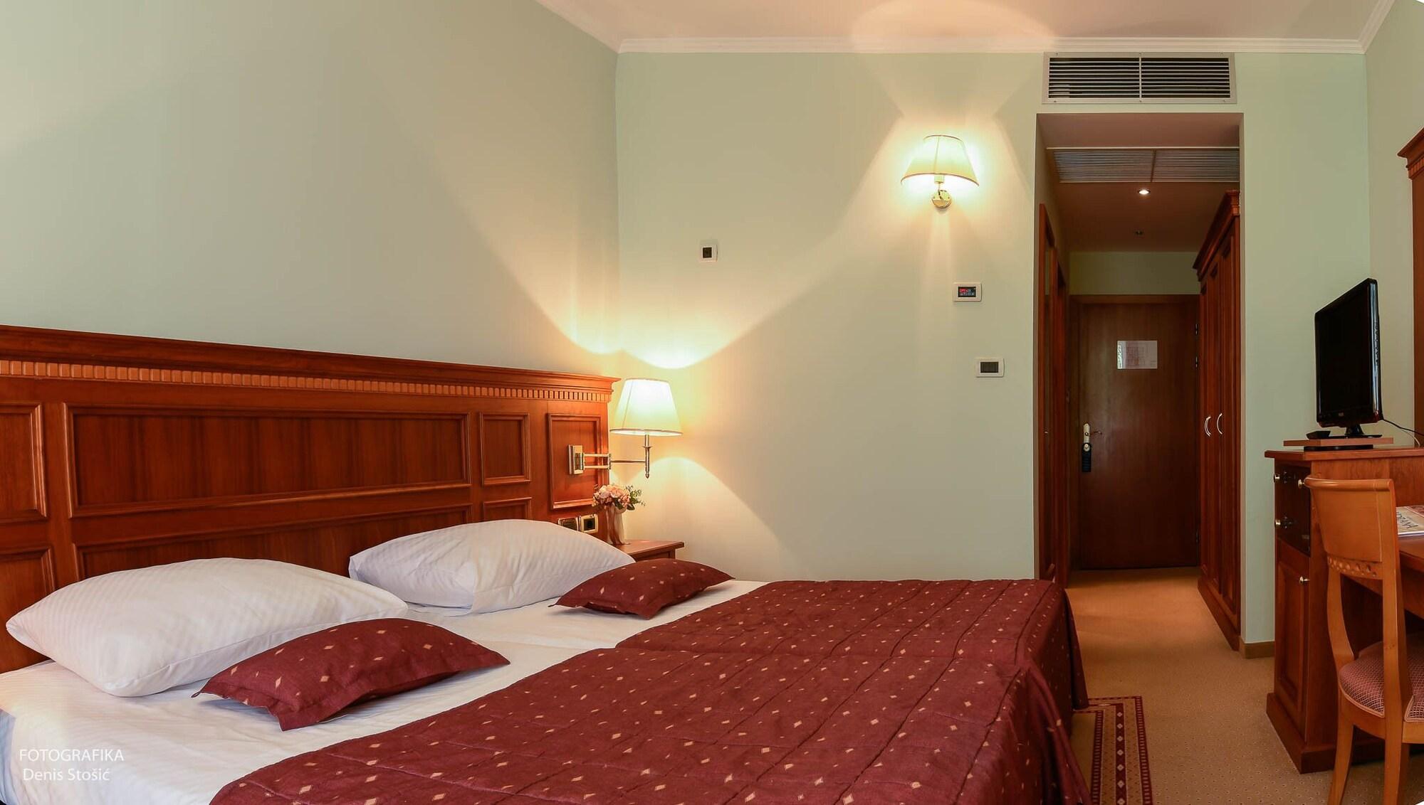 Boutique Hotel Korana Srakovcic Karlovac Bagian luar foto