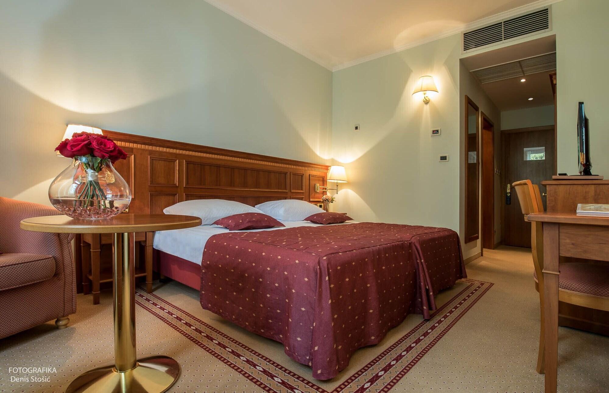 Boutique Hotel Korana Srakovcic Karlovac Bagian luar foto